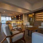 Beach Front - Luxury High Rise - Dubai Style