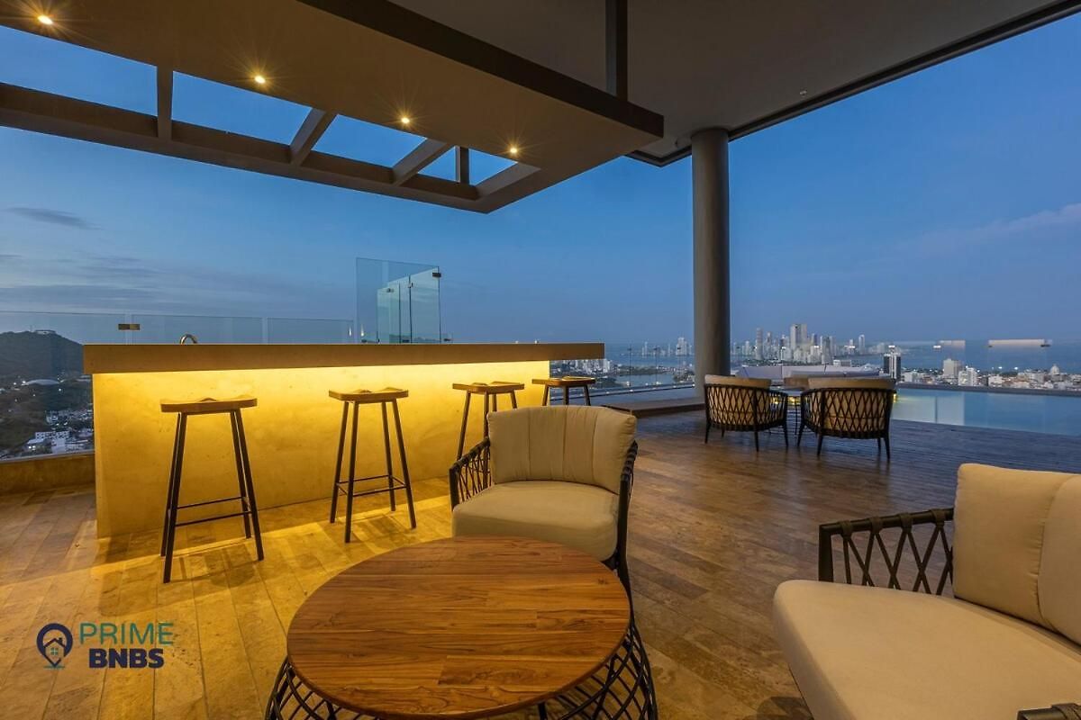 Front - Luxury High Rise - Dubai Style Apartamento