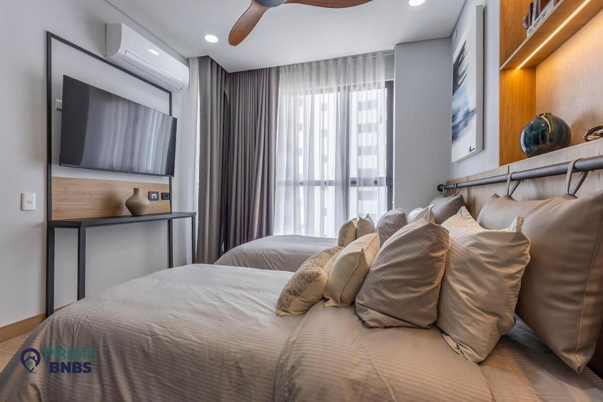 Front - Luxury High Rise - Dubai Style * Cartagena