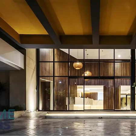 Front - Luxury High Rise - Dubai Style Apartment Cartagena