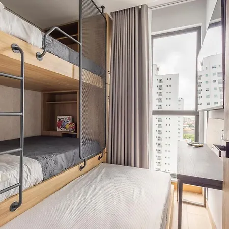 Front - Luxury High Rise - Dubai Style Apartment *