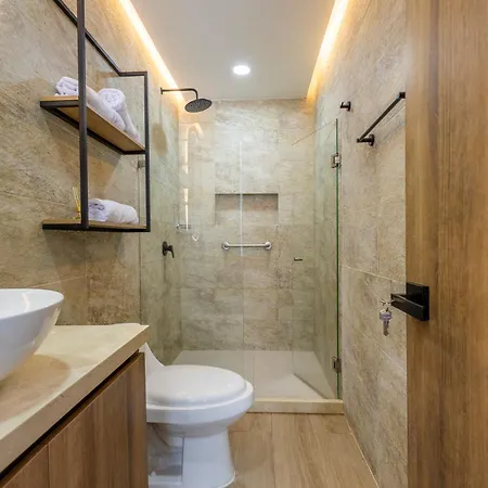 Front - Luxury High Rise - Dubai Style Apartamento